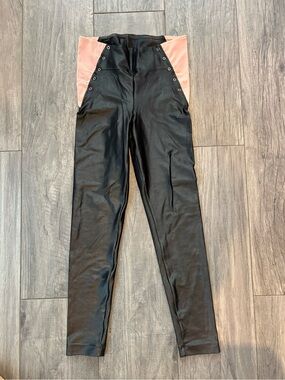 Koral Black Leggings with Pink Side Panels